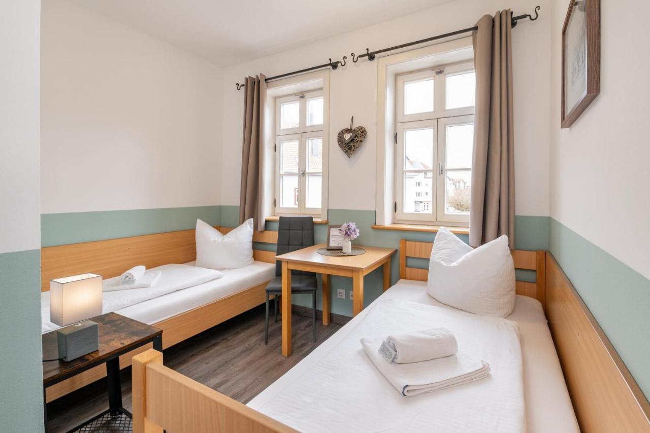 Zweibettzimmer mit eigenem Bad