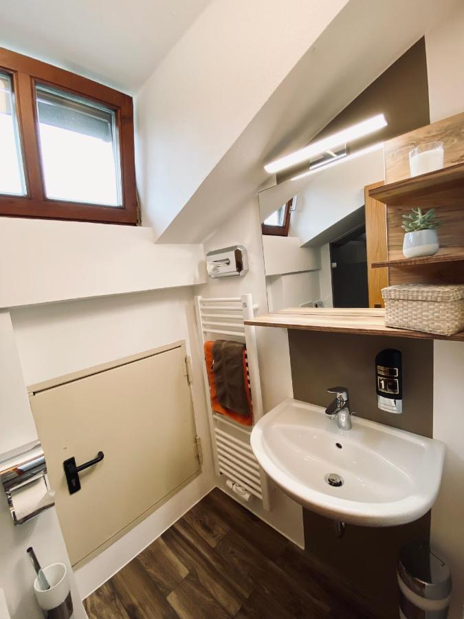 Single Room with Balcony,1639556564:JPEG