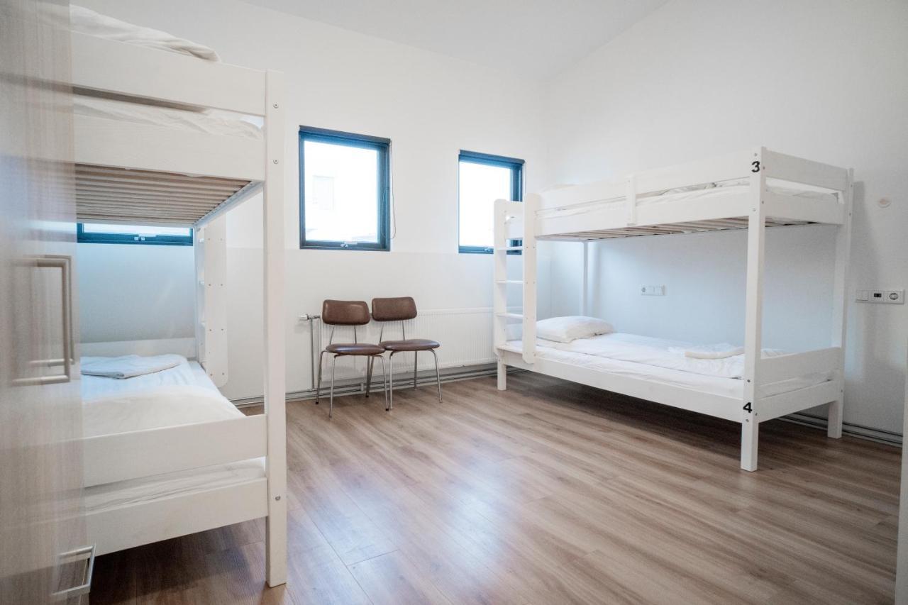 Vierbettzimmer mit eigenem Bad