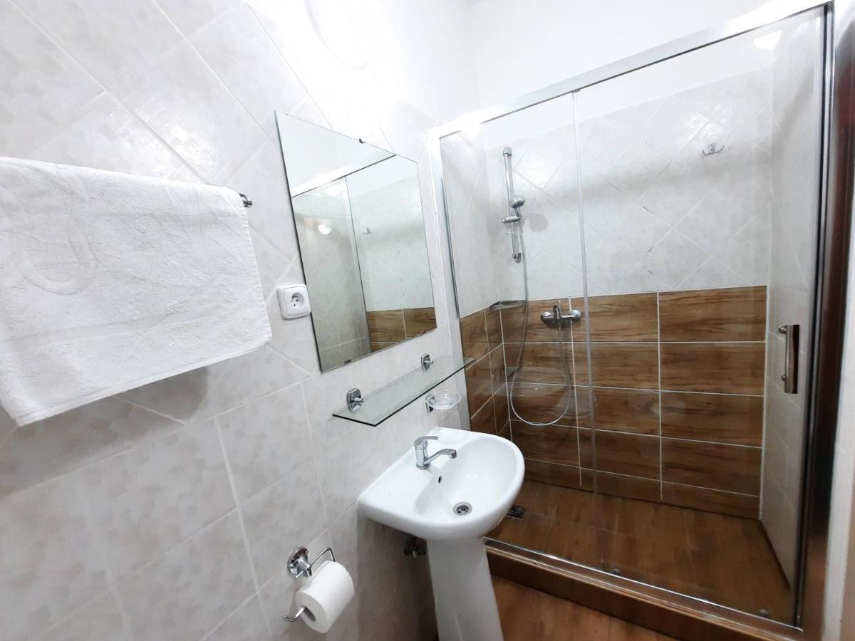 One-Bedroom Apartment,1189335901:JPEG