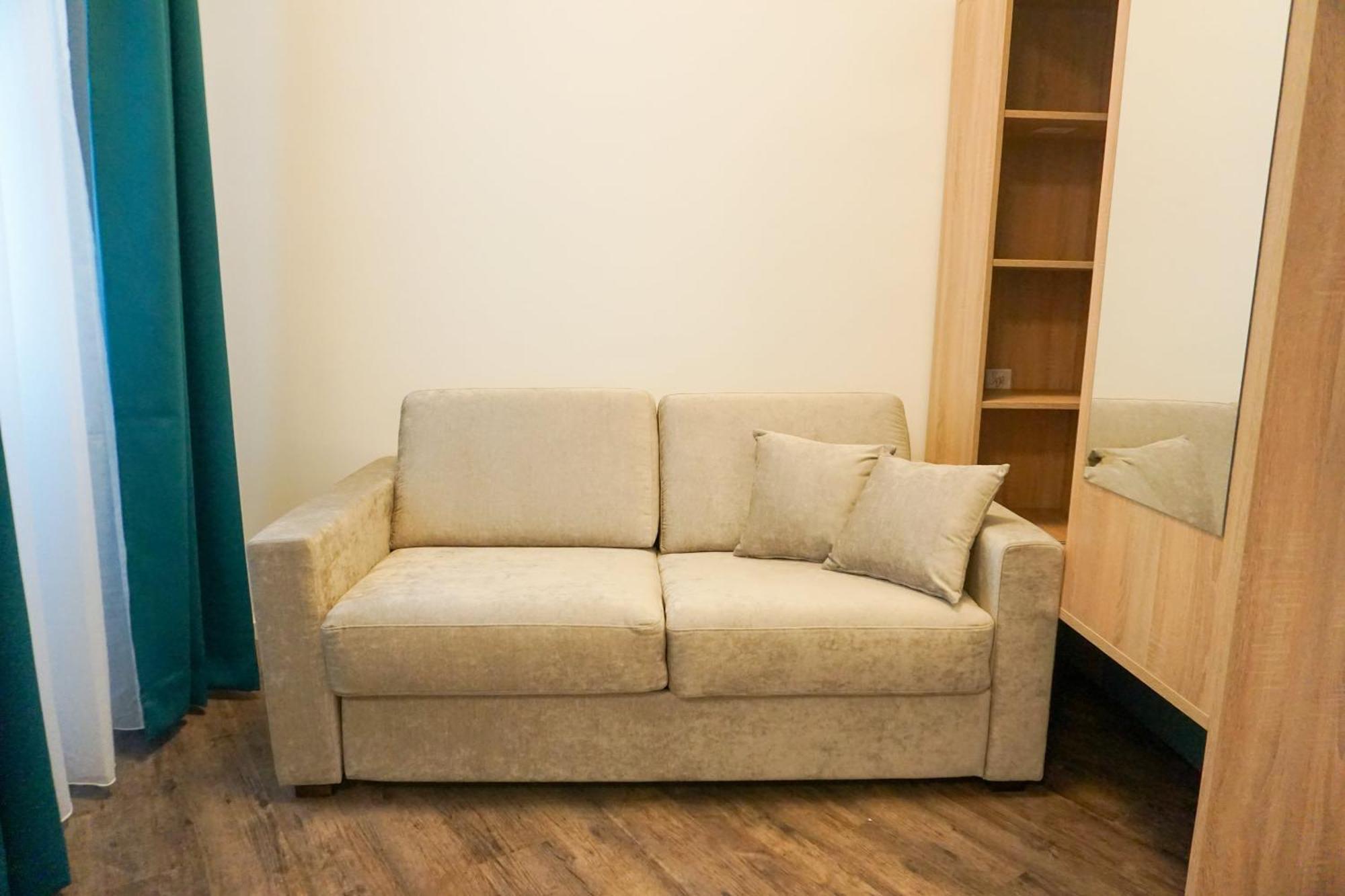 Family Room,1538841682:JPEG