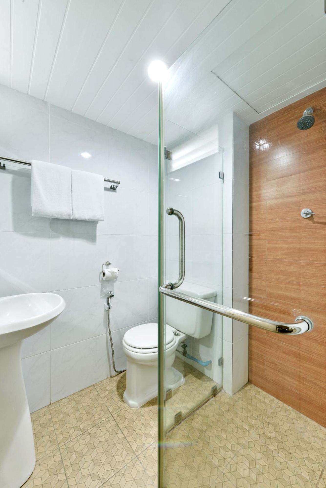 Standard Double Room,1215754099:JPEG
