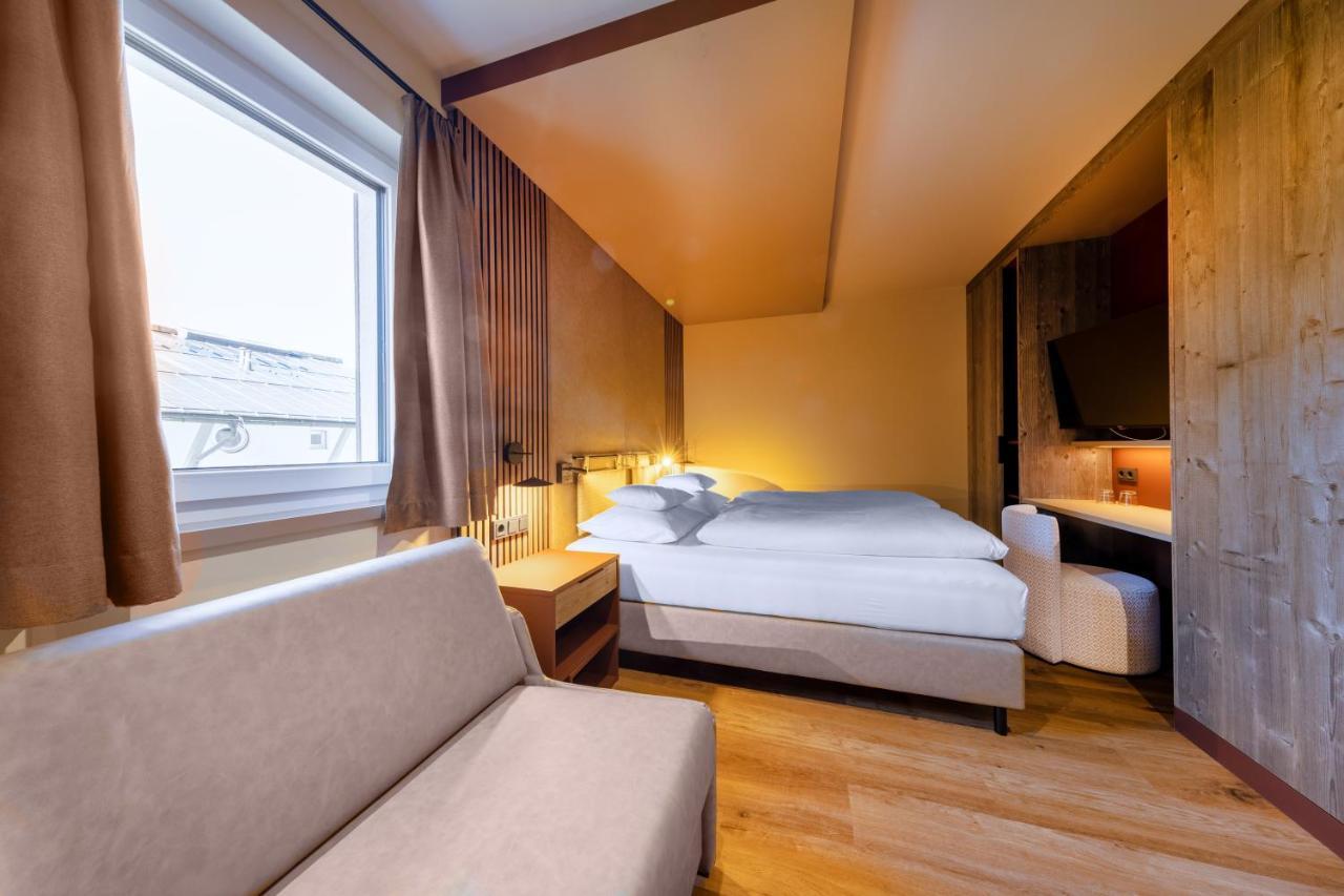 Double Room,1350650845:JPEG