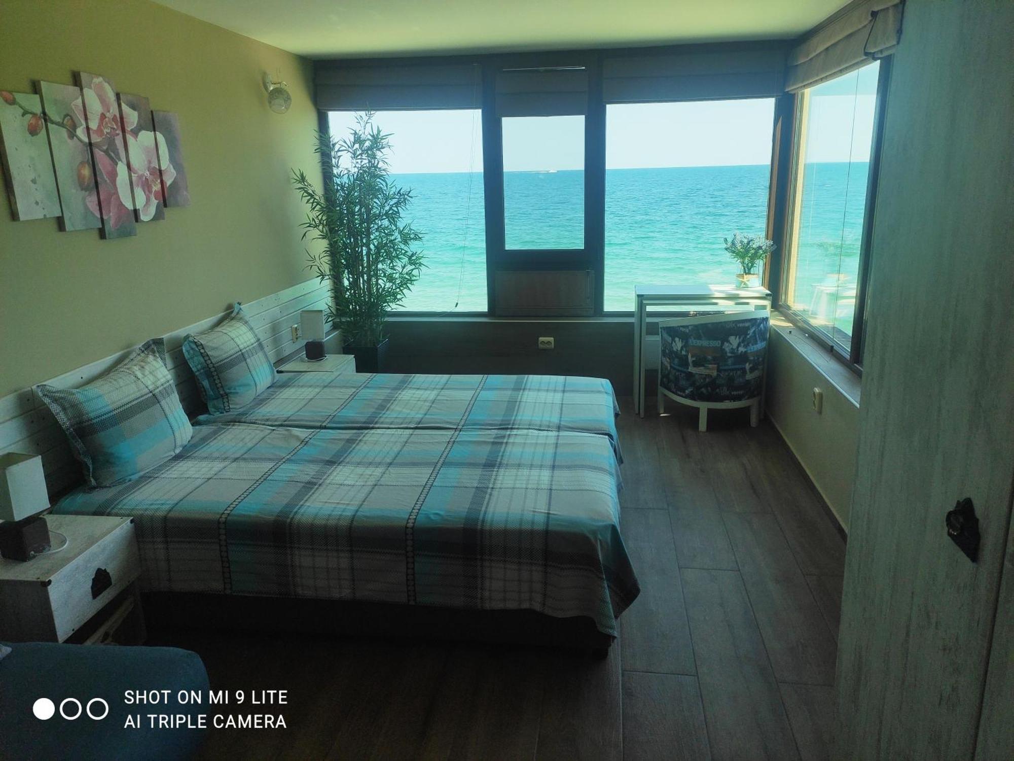 Double or Twin Room Sea View