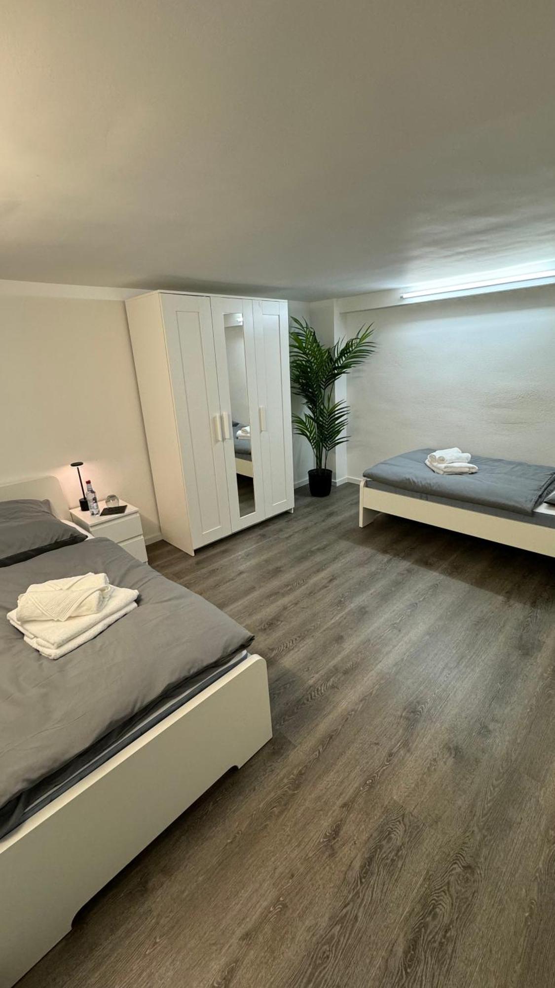 Five-Bedroom House,1561492804:JPEG
