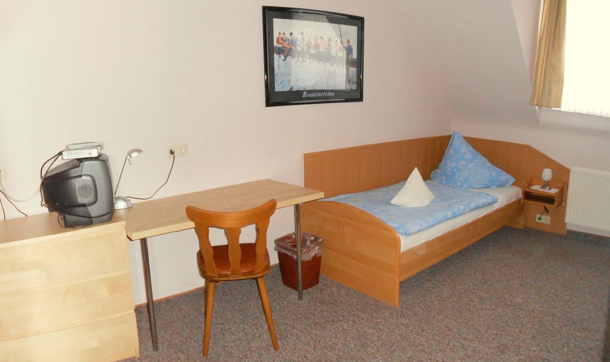 Single Room,345303673:JPEG