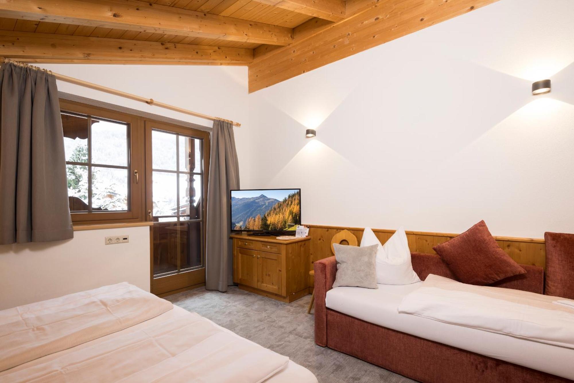 Triple Room,1630872015:JPEG
