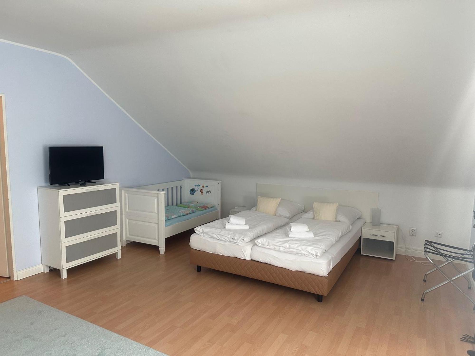 Family Room,1653572346:JPEG