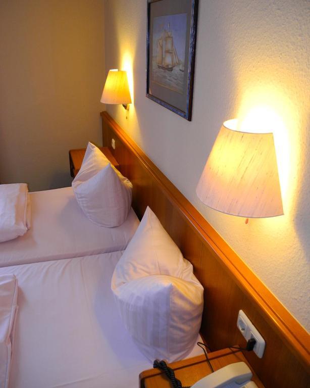 Large Double Room,691140606:JPEG