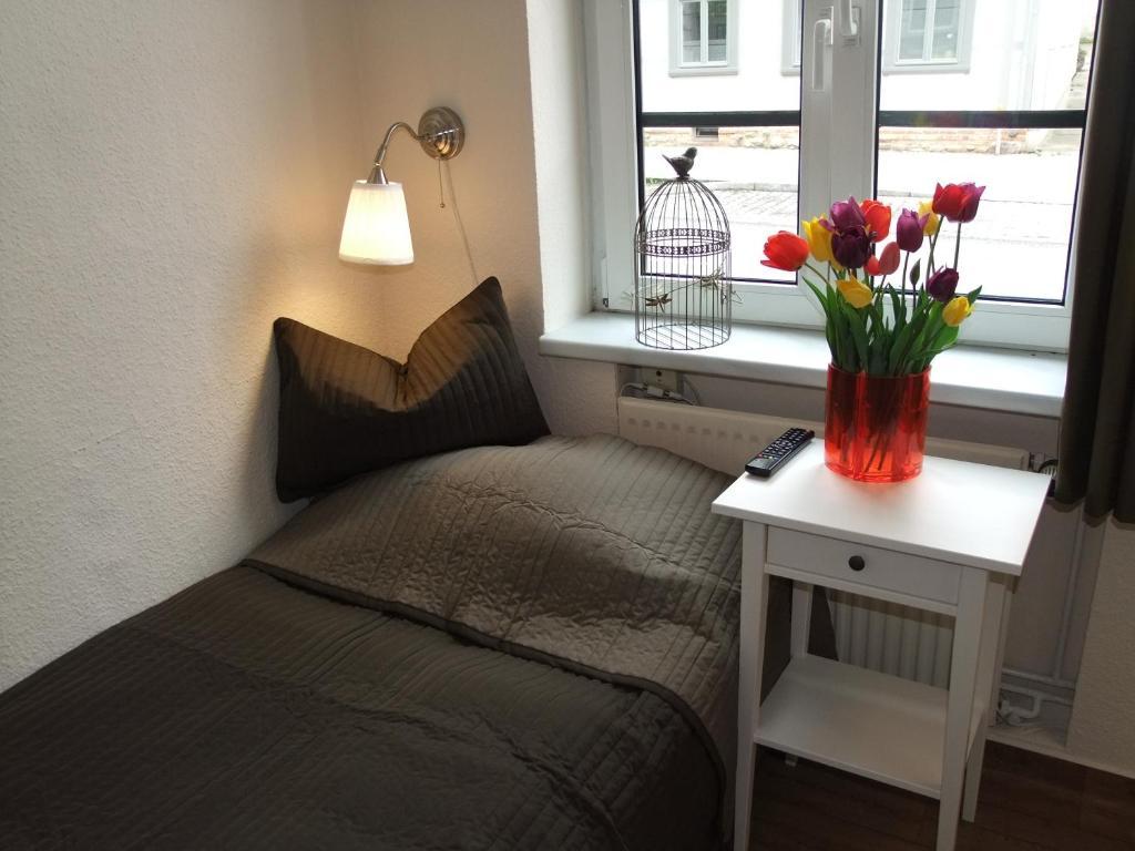 Single Room,631846437:JPEG