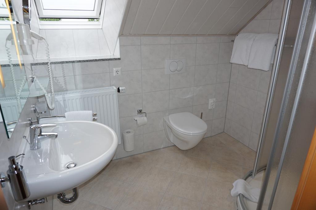 Double Room,1422867162:JPEG