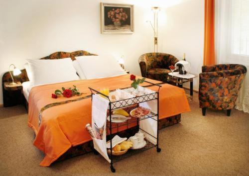 Double or Twin Room,4547397:JPEG