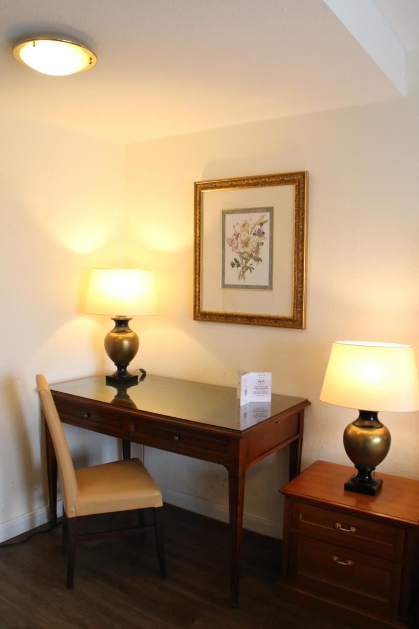 Single Room,739023406:JPEG