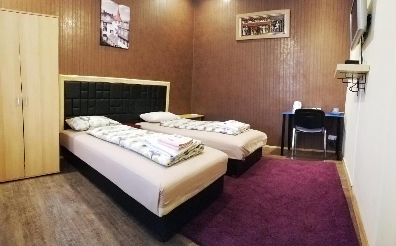 Zweibettzimmer mit Gemeinschaftsbad