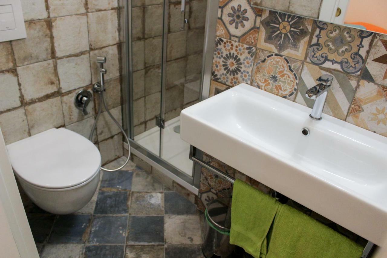 Triple Room Private Bathroom,883799251:JPEG