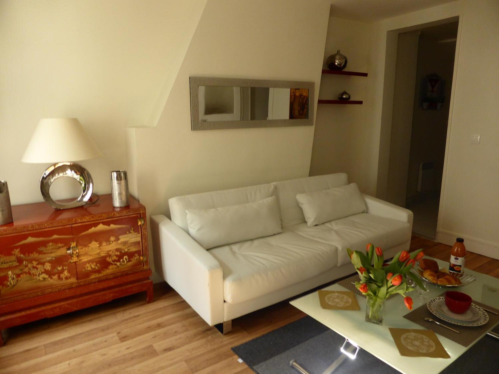 Zimmer mit Kingsize-Bett
