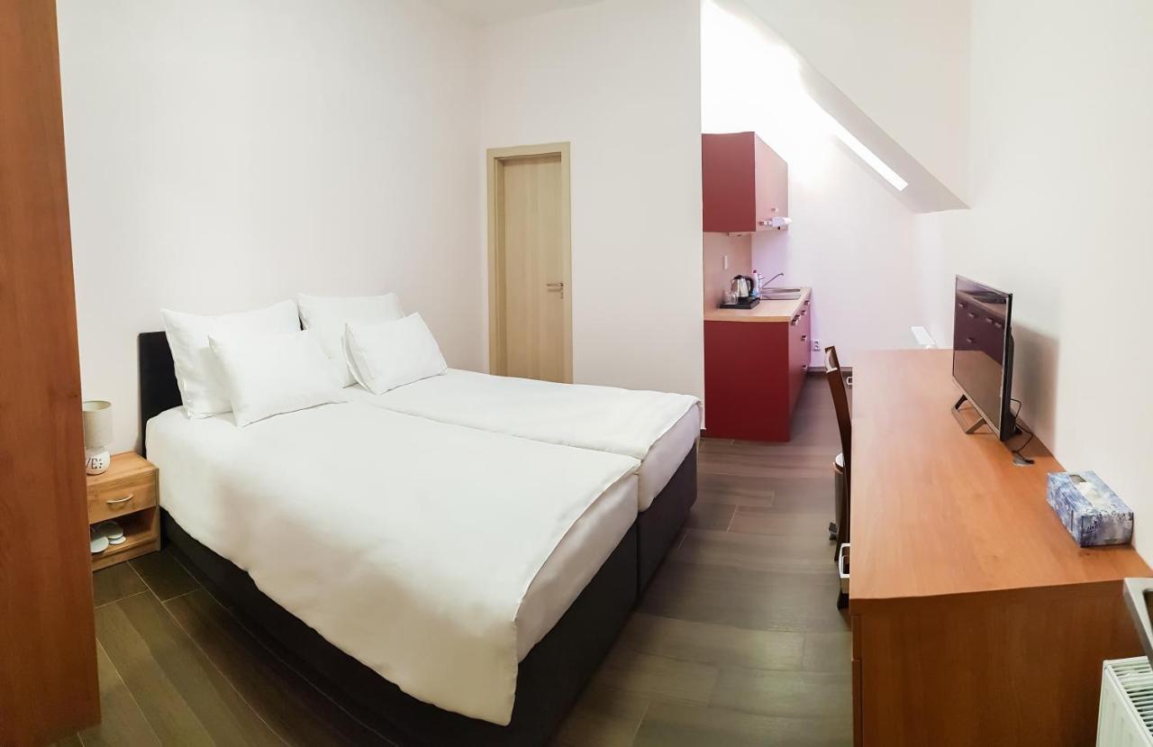 Double or Twin Room Bathroom,919658293:JPEG
