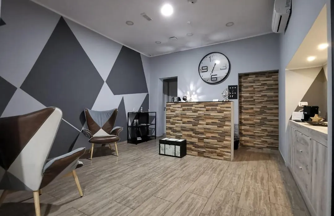 Re Carlo Rooms-1