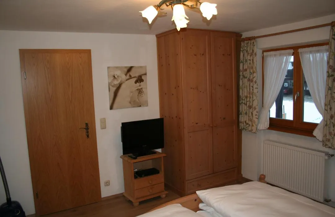 Gästehaus Sonnenbichl-1