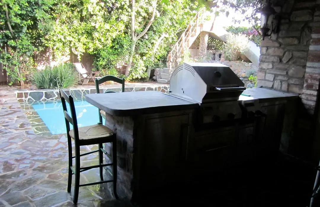 Under The Tuscan Sun Cottage In West Los Angeles-1
