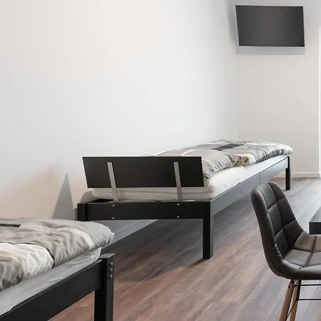Monteurzimmer Berlin Pankow mit Dachterrasse - Nur 10 min. von der A10 - 3 Zimmer/ 7 Betten-2