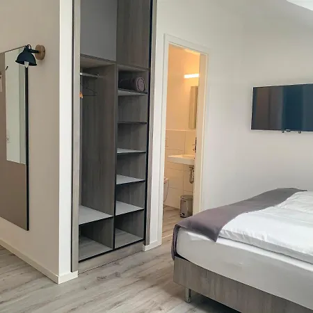 PRIMA Inn Unterkunft direkt über der Bar am Minimax-3