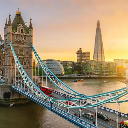 Tower Bridge Rainbow Suites-3