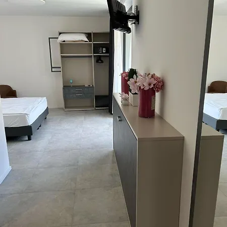 Villa San Zeno Rooms-3