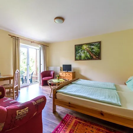 Hotel-Pension Lindenhof-2