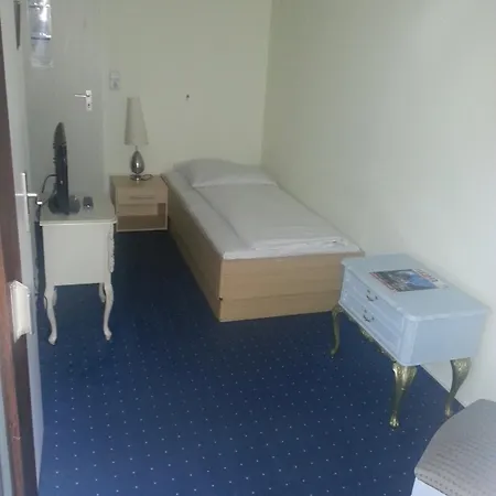 Hotelgarni Frankfurt-3