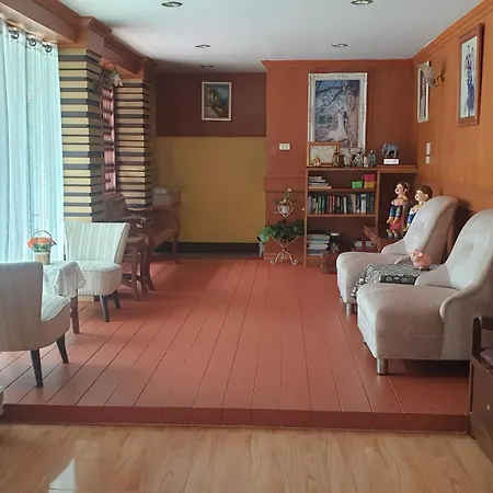 Little Guest House Hotel-3
