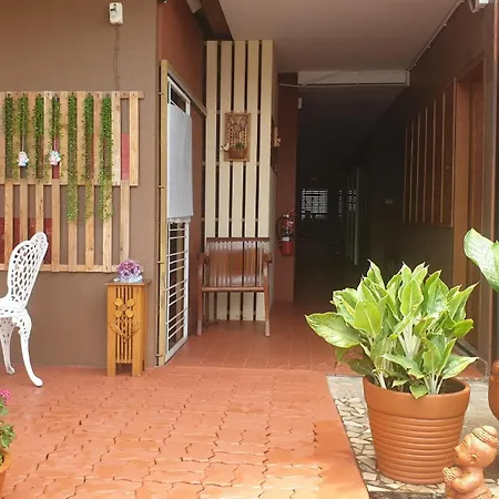 Little Guest House Hotel-2