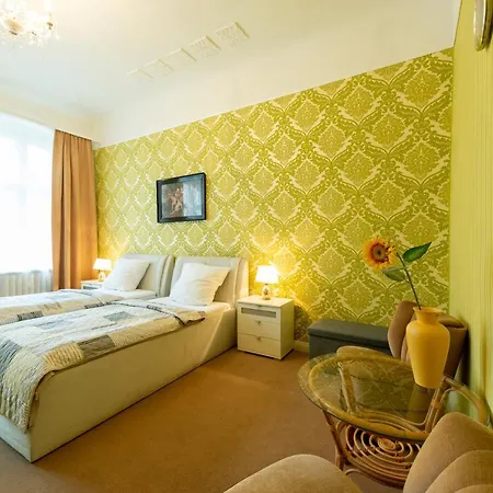 Hotel Pension Dahlem-2