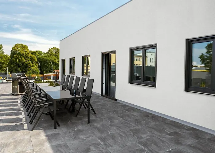Monteurzimmer Berlin Pankow mit Dachterrasse - Nur 10 min. von der A10 - 3 Zimmer/ 7 Betten