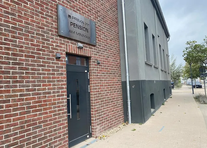 PRIMA Inn Unterkunft direkt über der Bar am Minimax