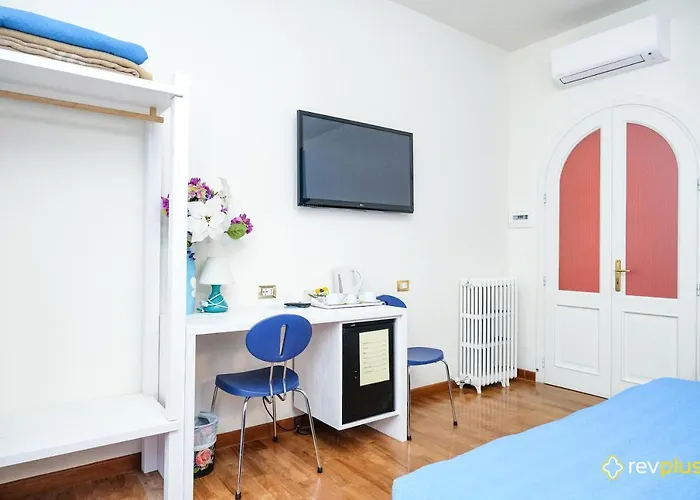 Lia Rooms