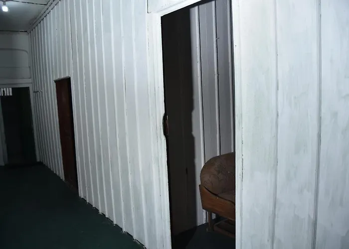 Bababora House