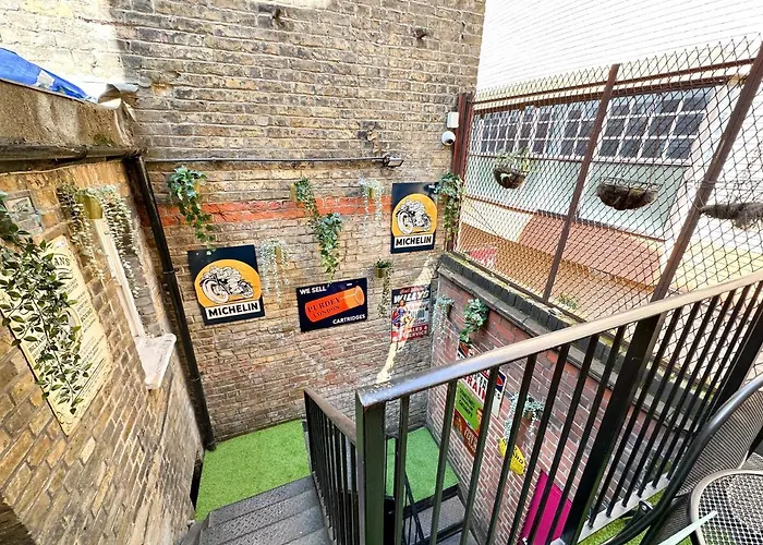 Pink Door Guesthouse