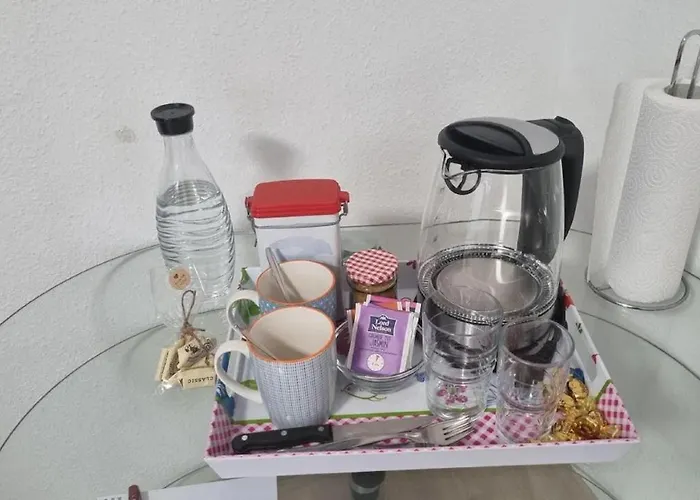 Ferienzimmer bei Thomas - Gemütliches Schlaf- und Wohnzimmer mit modernem Bad