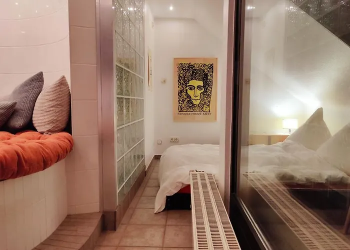 Spacious & Comfortable Guestrooms W Private Bathrooms Near Koelnmesse & Lanxess Arena, Free Parking, Highspeed Wifi
