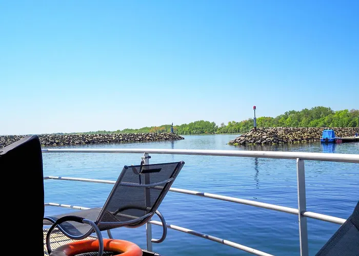 Ferienhaus: FLOATING 44 in Boltenhagen - Boot 8