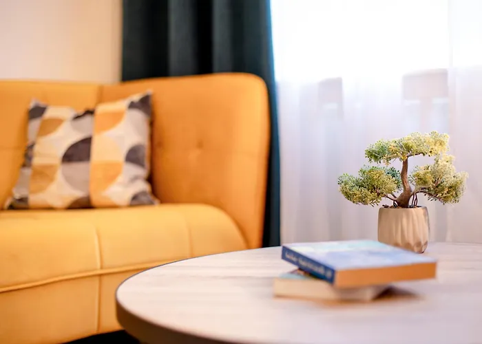 Lodge: Maverick Apartments