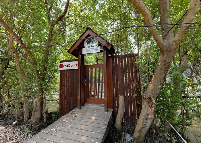 RedDoorz Resort @ Taman Wisata Mangrove