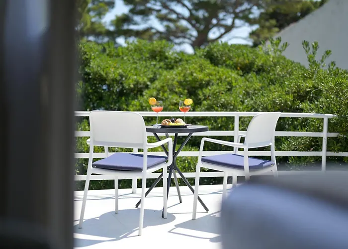 Aurora Beachfront Luxury Rooms&Suites