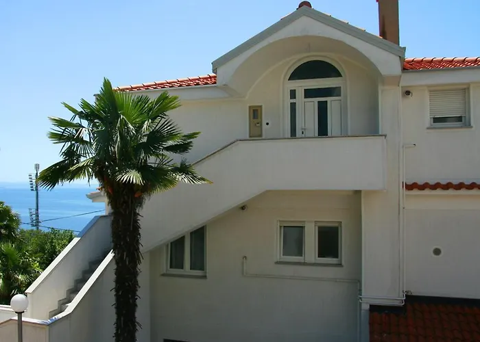 Guest House More