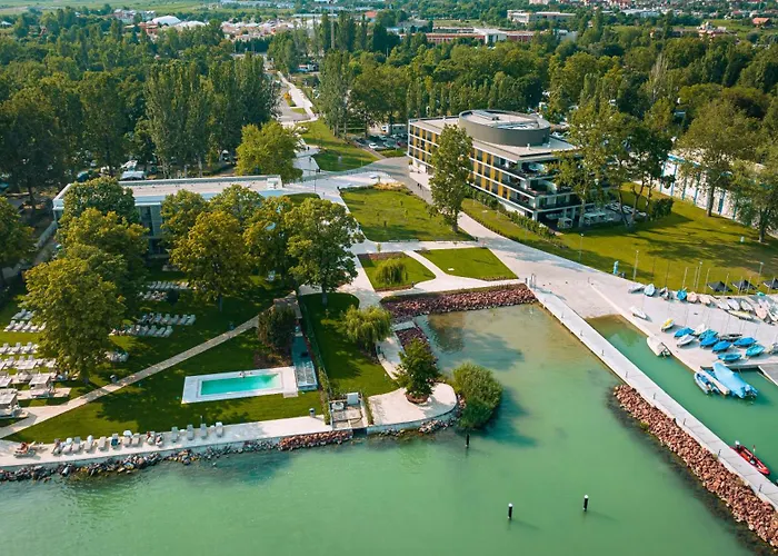 Lua Resort - Adults Only