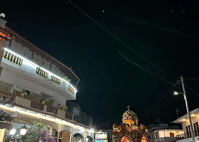 Costas Inn