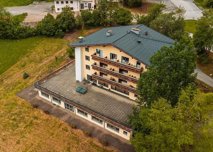 Hahnenkamm Hostel