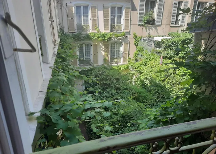 Chambres D'Hotes Calmes Sur Jardin Paris Batignolles