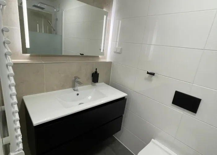 Aviators Guest House - Premium Room